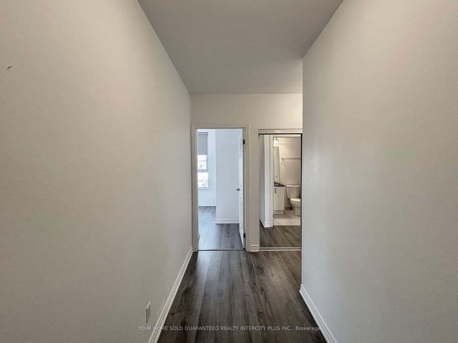 11611 Yonge St, unit 725 for rent