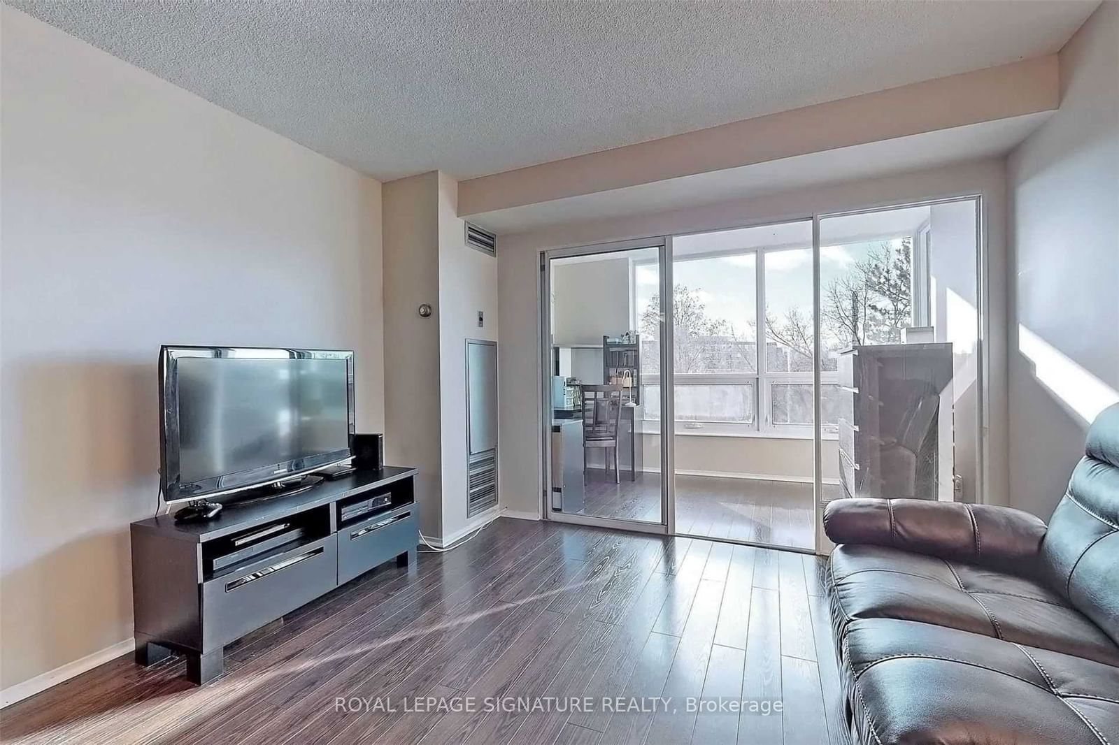 326 Major Mackenzie Dr E, unit 321 for sale