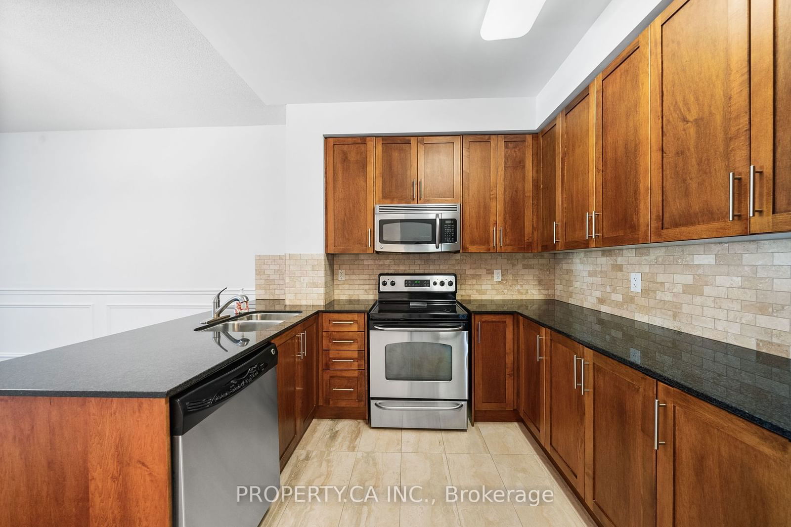 160 Woodbridge Ave, unit 401 for sale