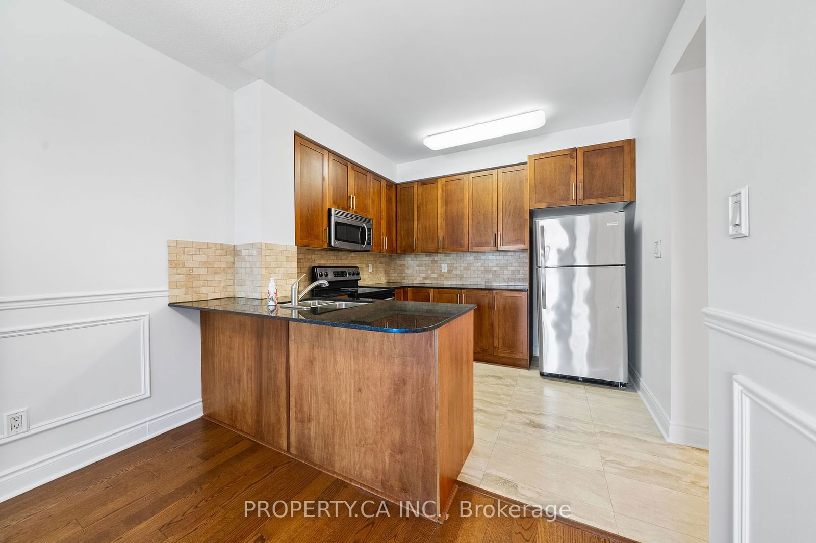 160 Woodbridge Ave, unit 401 for sale