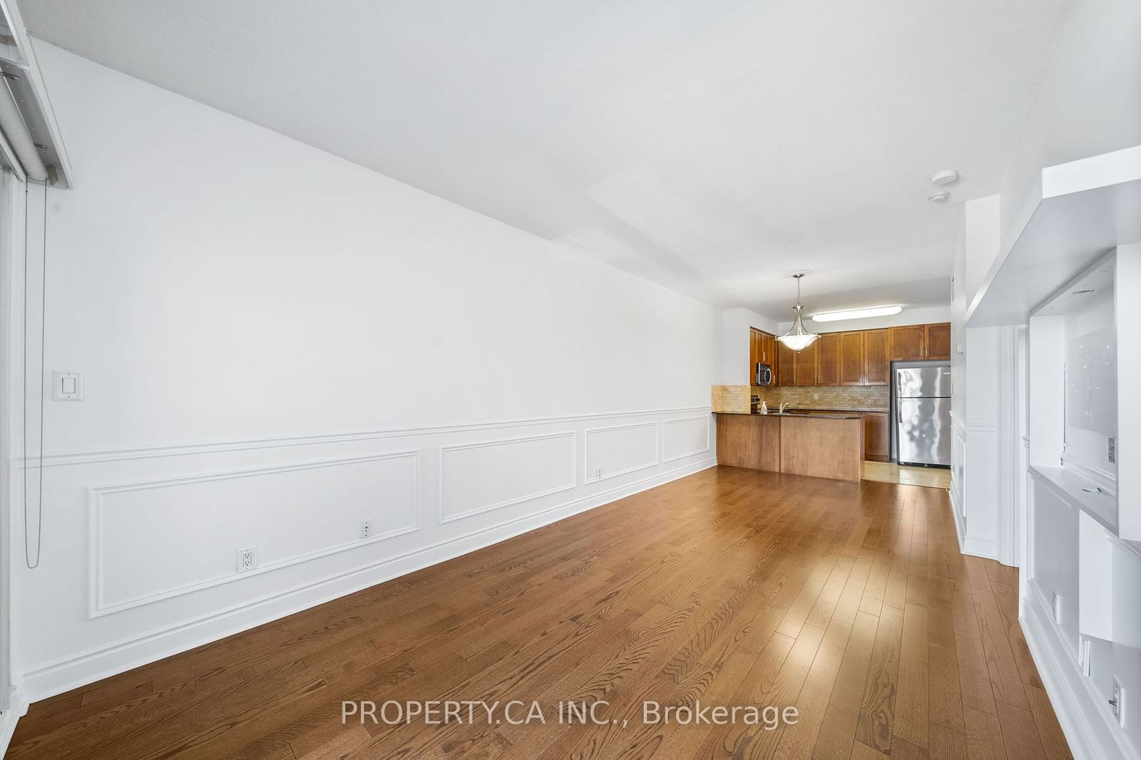 160 Woodbridge Ave, unit 401 for sale