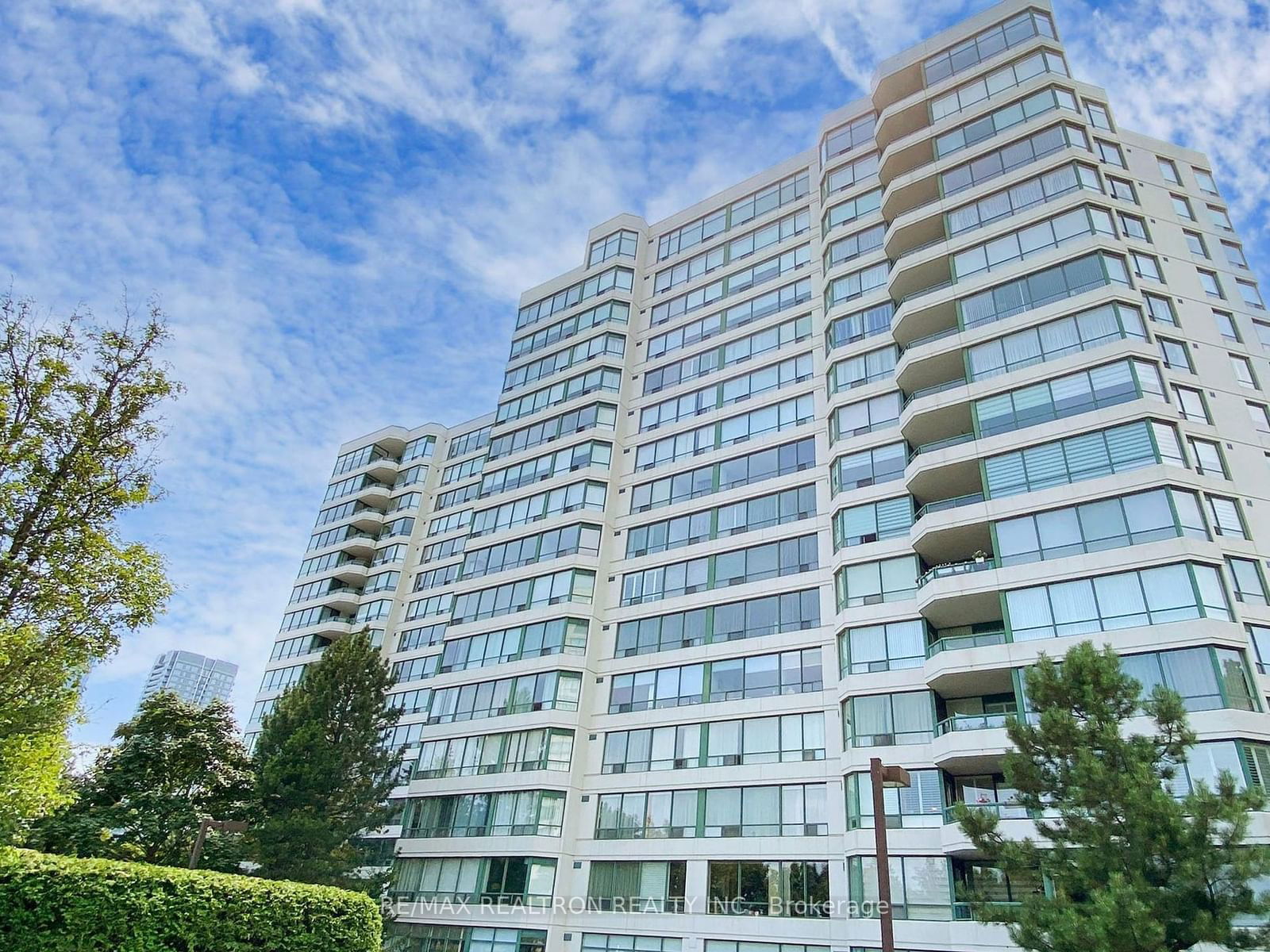 110 Promenade Circ, unit 107 for sale