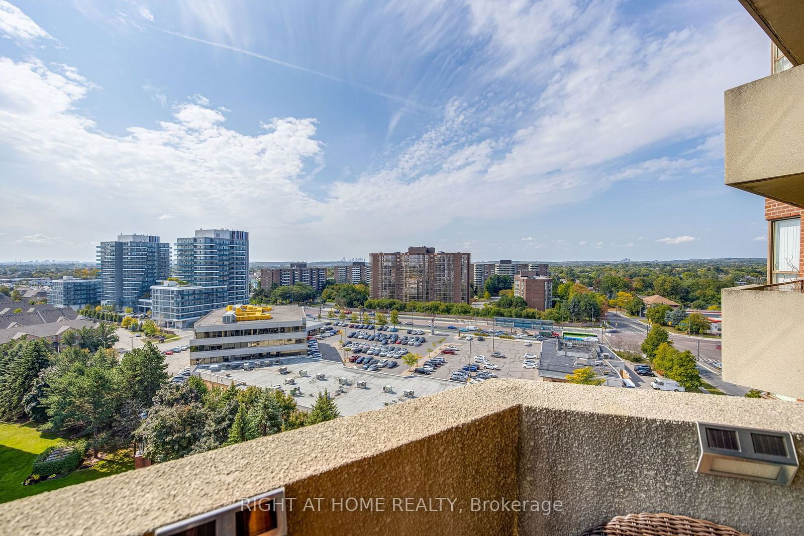 33 Weldrick Condos, Richmond Hill, Toronto