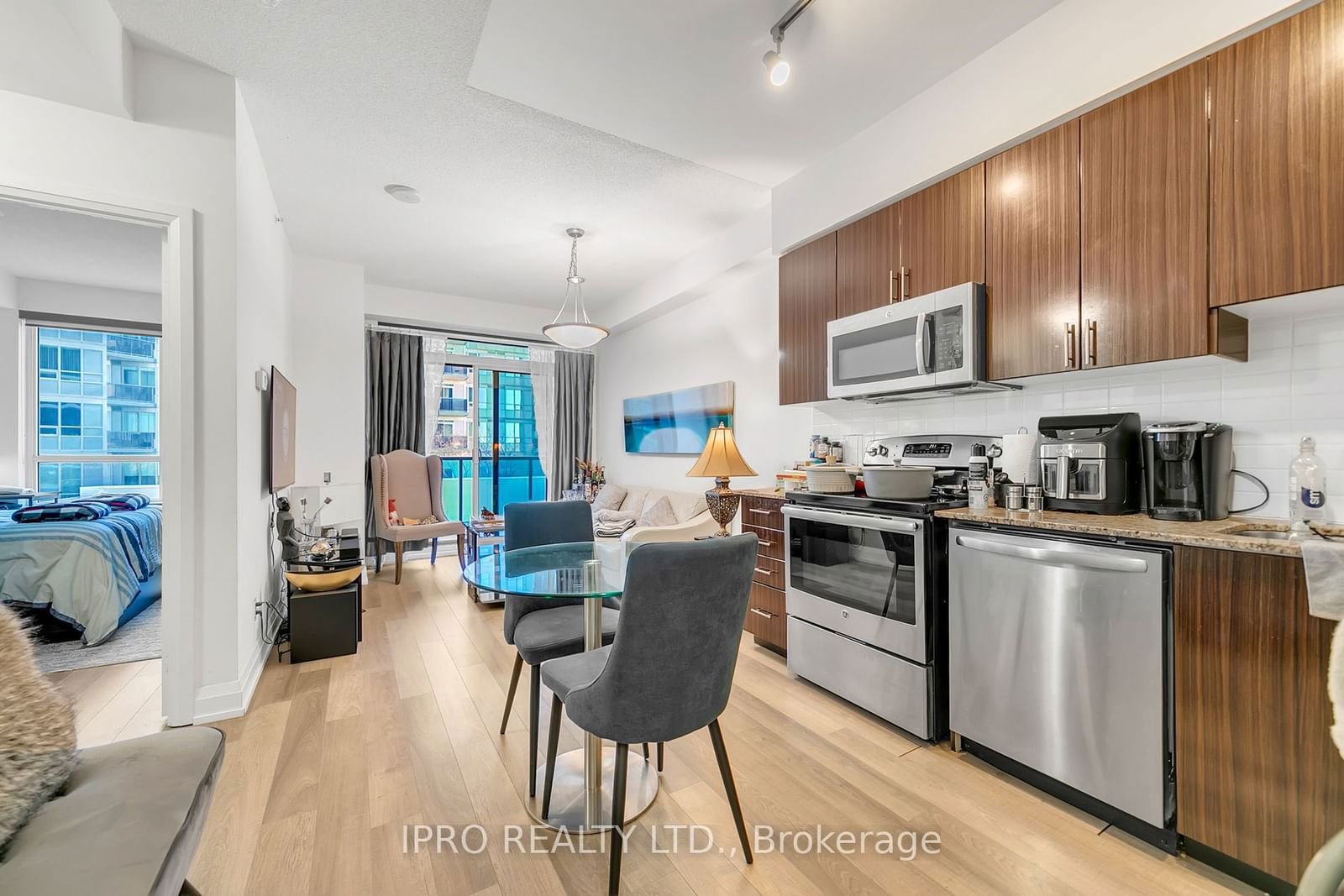 7165 Yonge St, unit 531 for sale