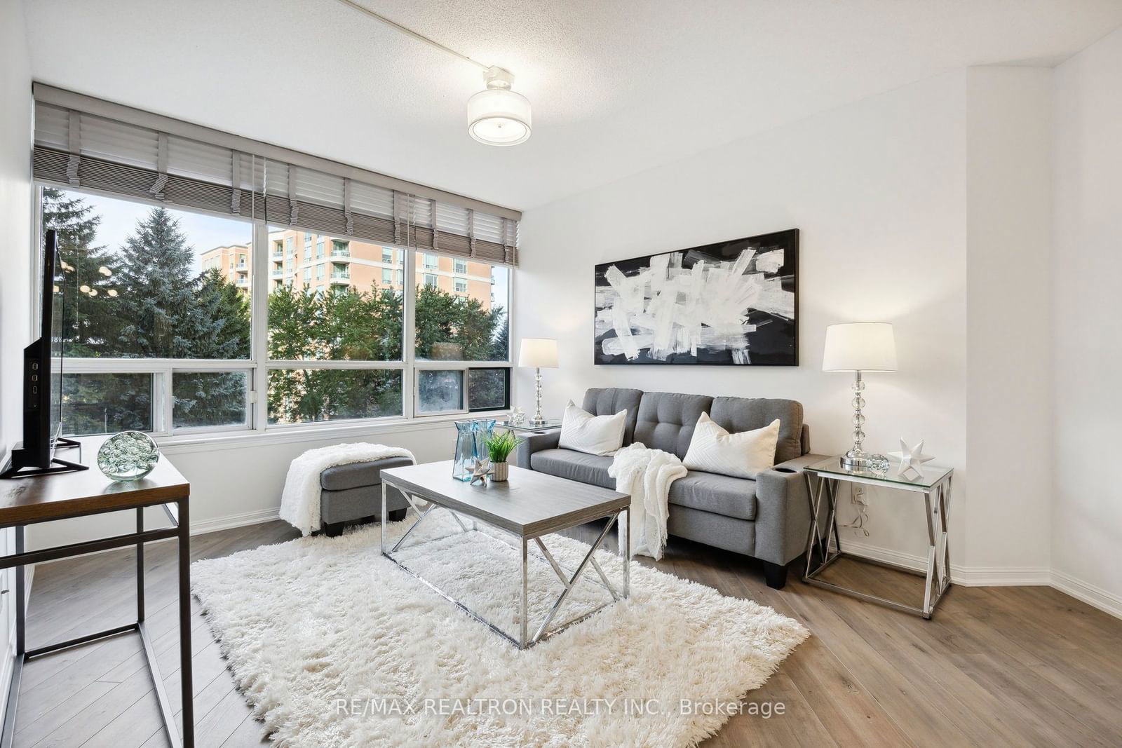 120 Promenade Circ, unit 406 for sale