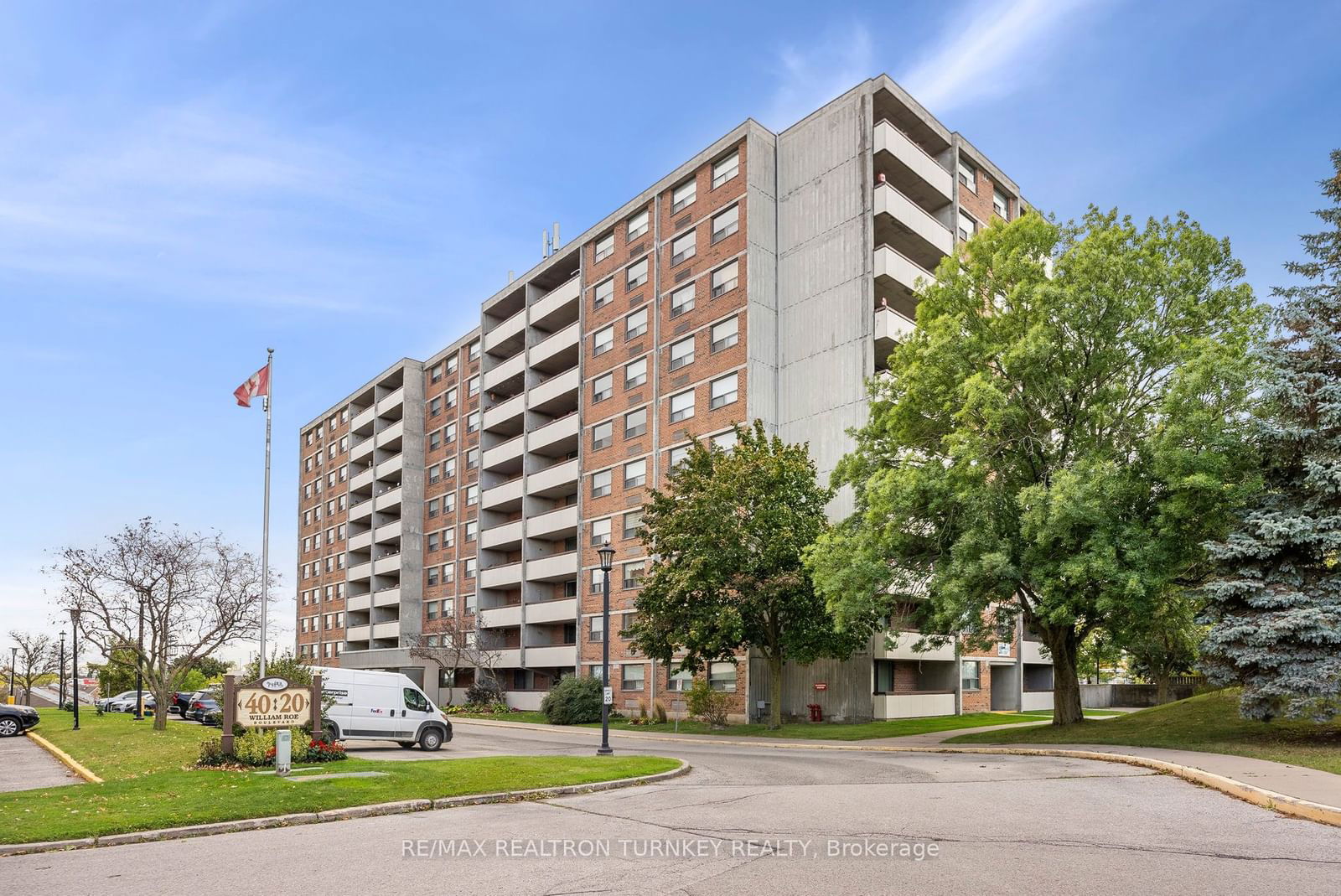 20 William Roe Blvd, unit 901 for sale