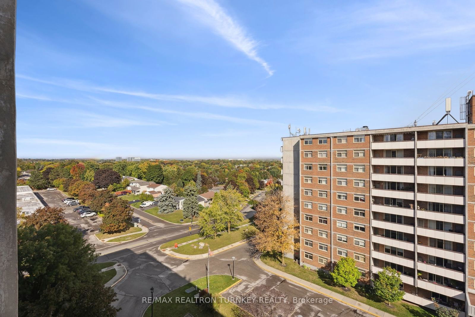 20 William Roe Blvd, unit 901 for sale