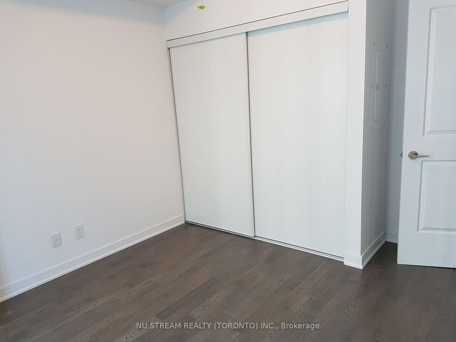 9191 Yonge St, unit 310 for rent