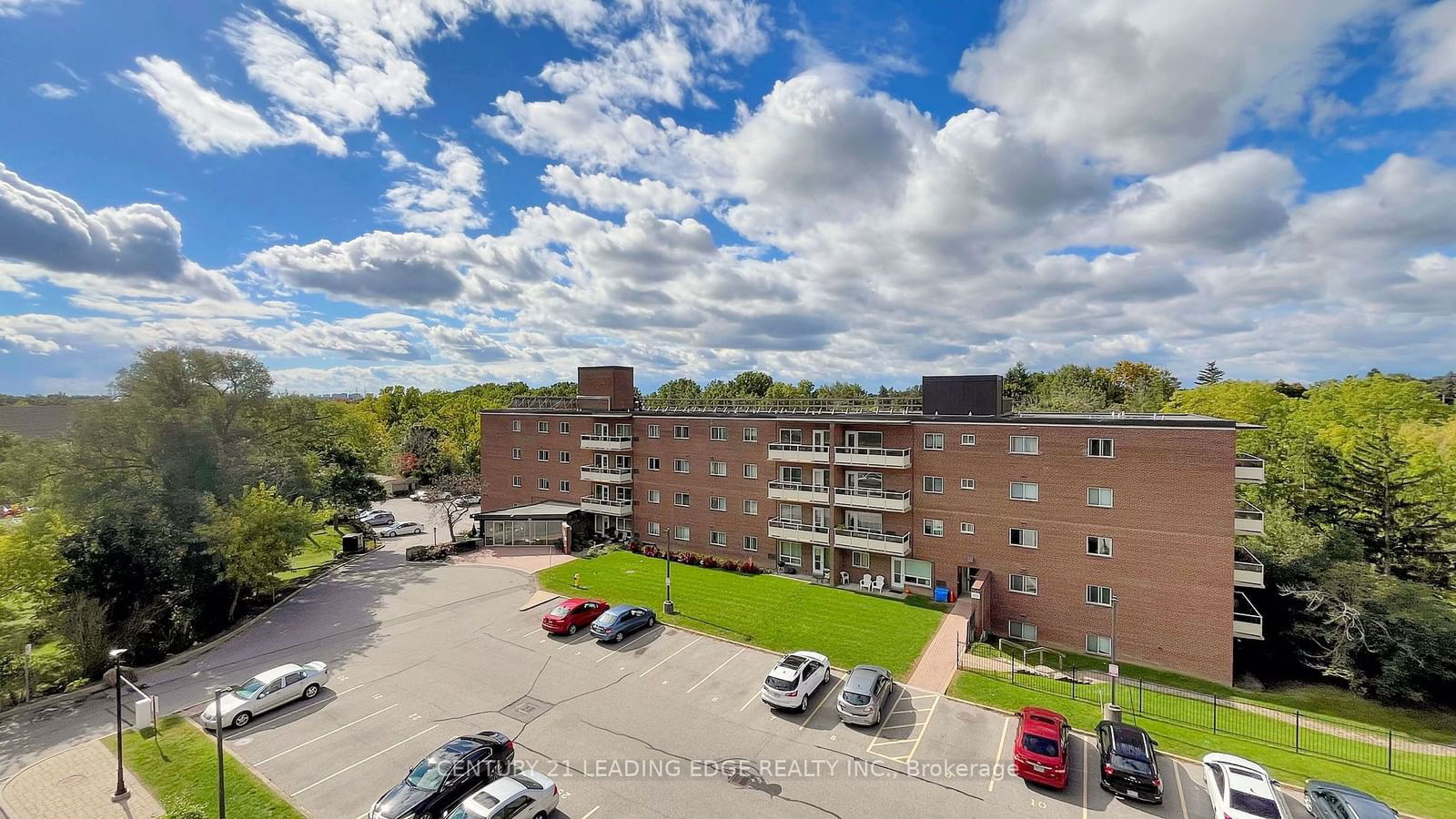 68 Main St N, unit 403 for sale