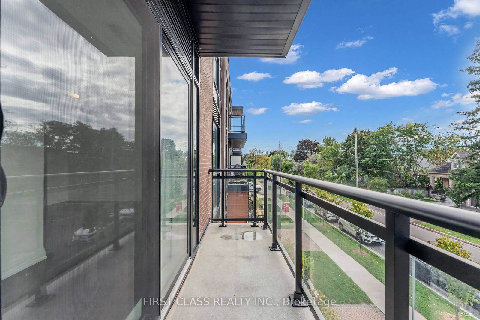 32 Coles Ave, unit F1003 for sale