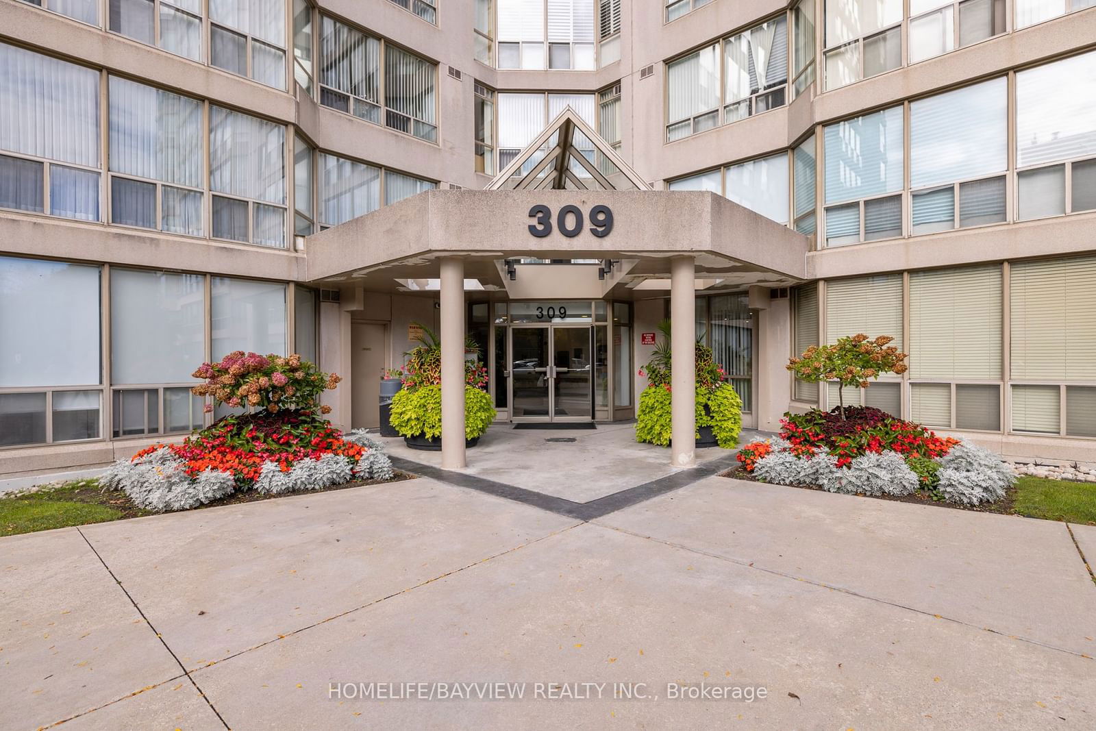 309 Major Mackenzie Dr E, unit 411 for sale