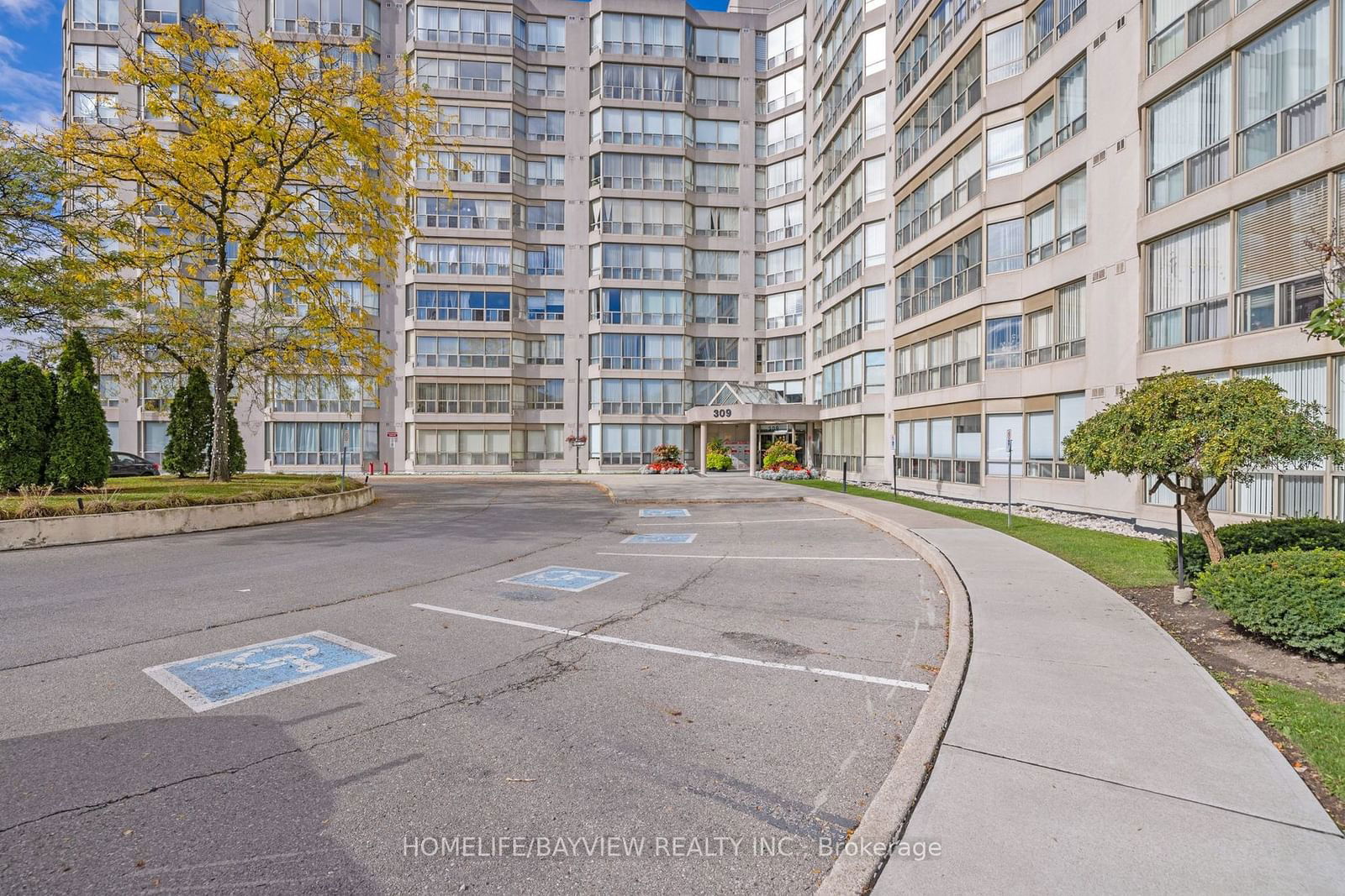 309 Major Mackenzie Dr E, unit 411 for sale