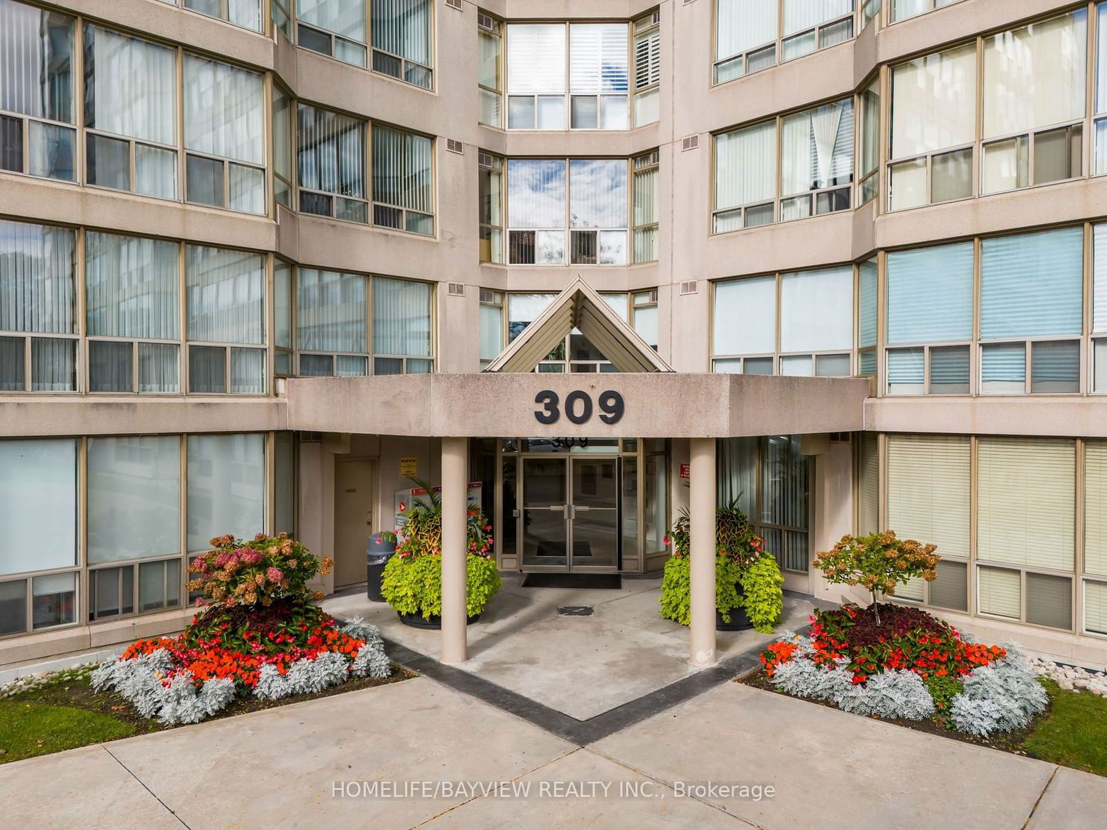 309 Major Mackenzie Dr E, unit 411 for sale