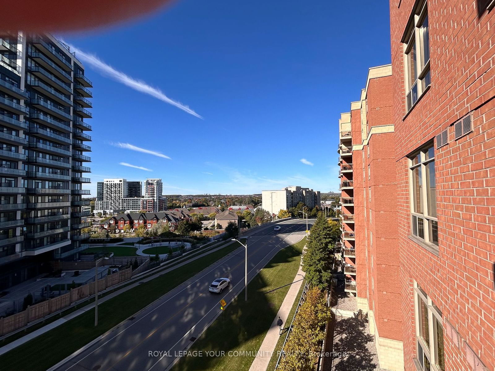 73 King William Cres, unit 809 for rent