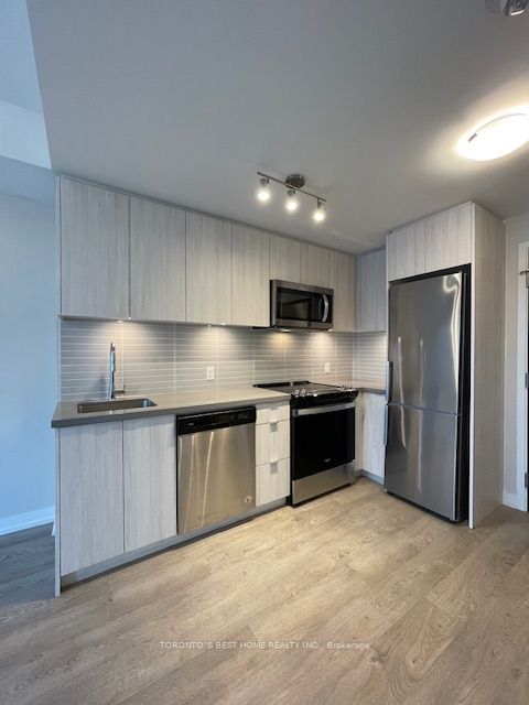 8868 Yonge St, unit 320E for rent