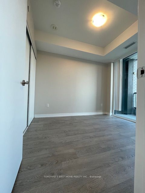 8868 Yonge St, unit 320E for rent