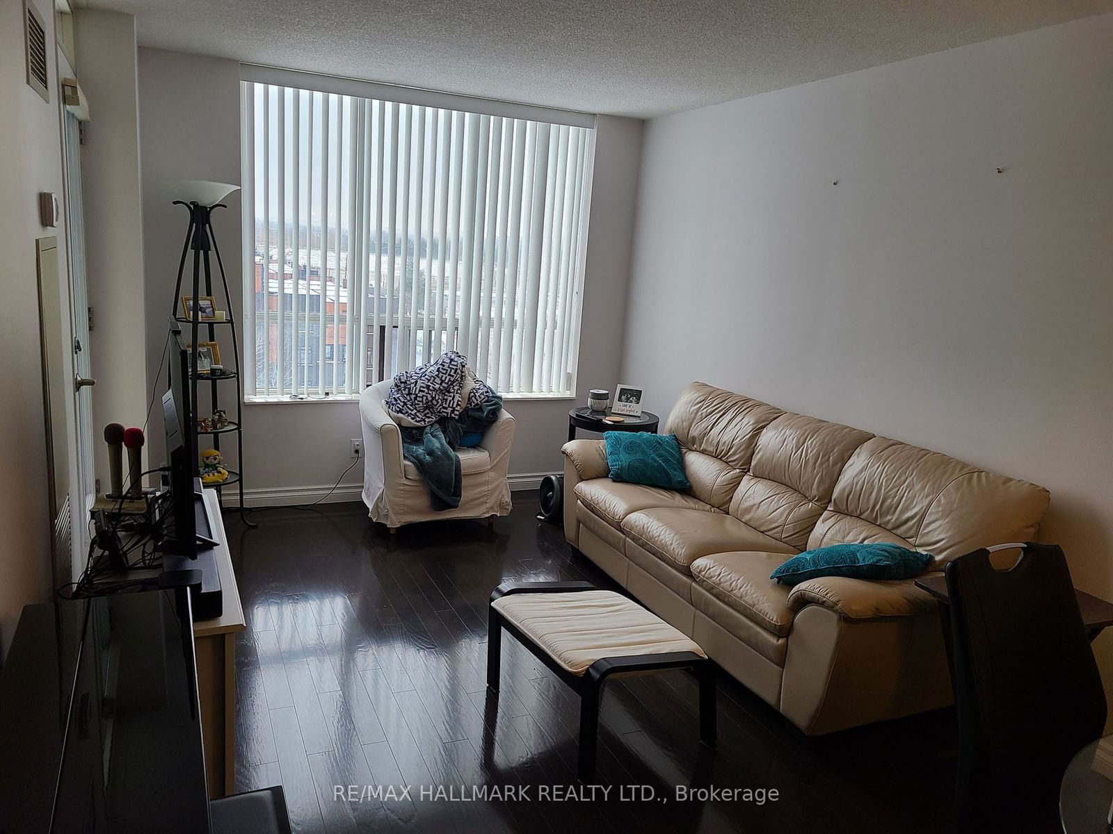 350 Red Maple Rd, unit 604 for sale