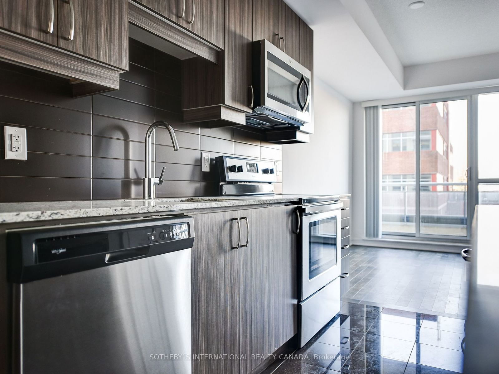 9201 Yonge St, unit 204 for rent