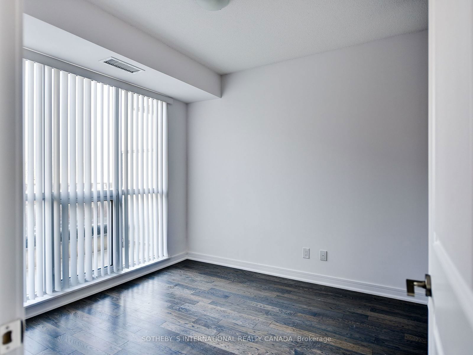 9201 Yonge St, unit 204 for rent