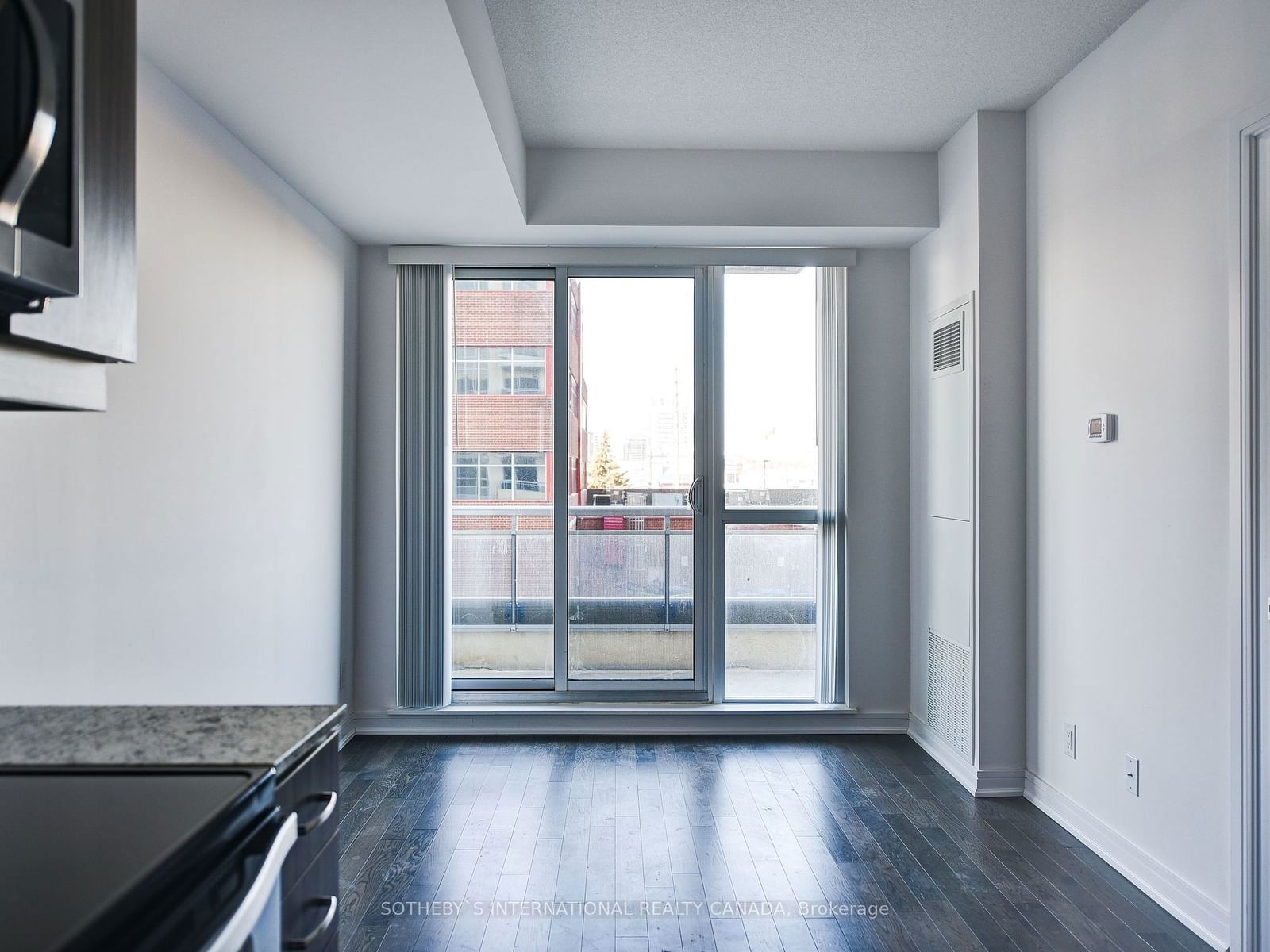 9201 Yonge St, unit 204 for rent