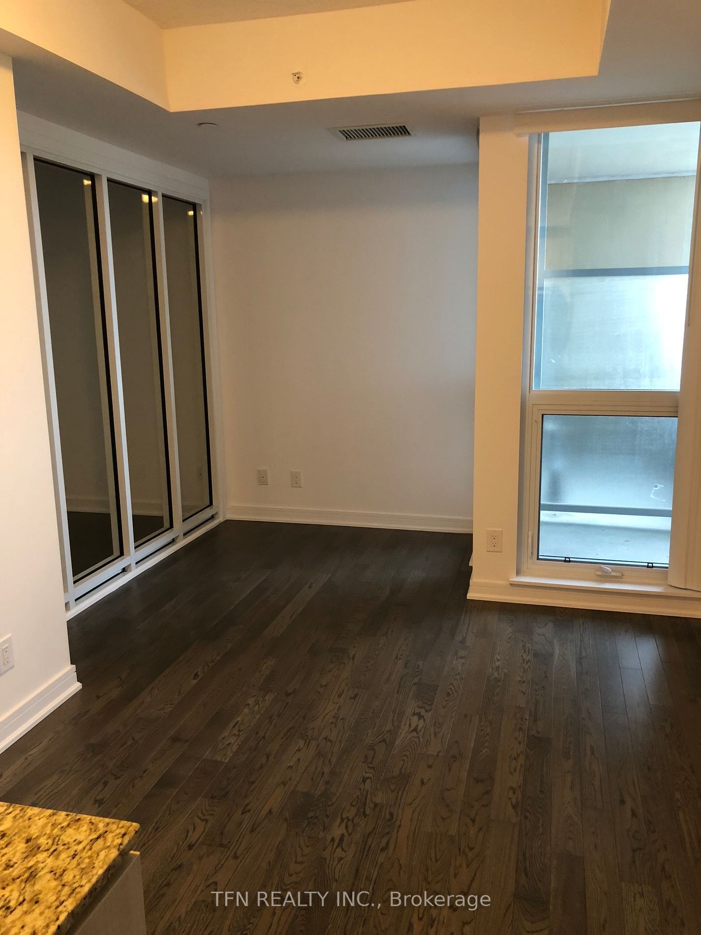 9201 Yonge St, unit 519 for rent