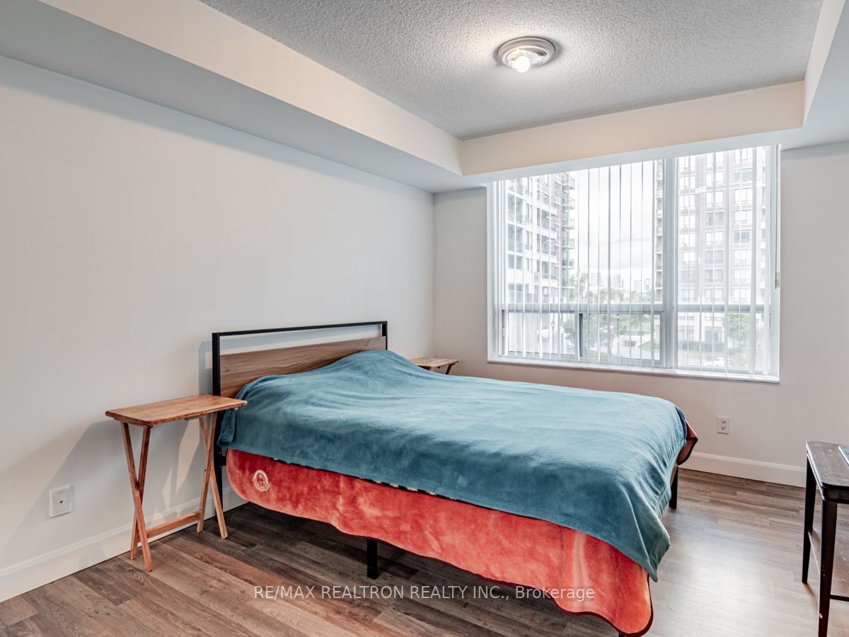 310 Red Maple Rd, unit 306 for rent