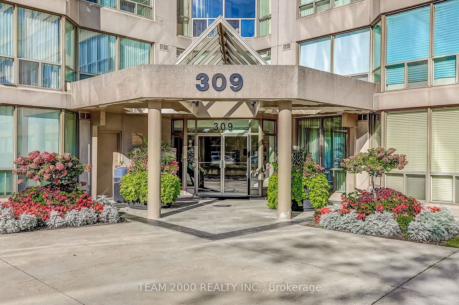 309 Major Mackenzie Dr E, unit 1001 for sale