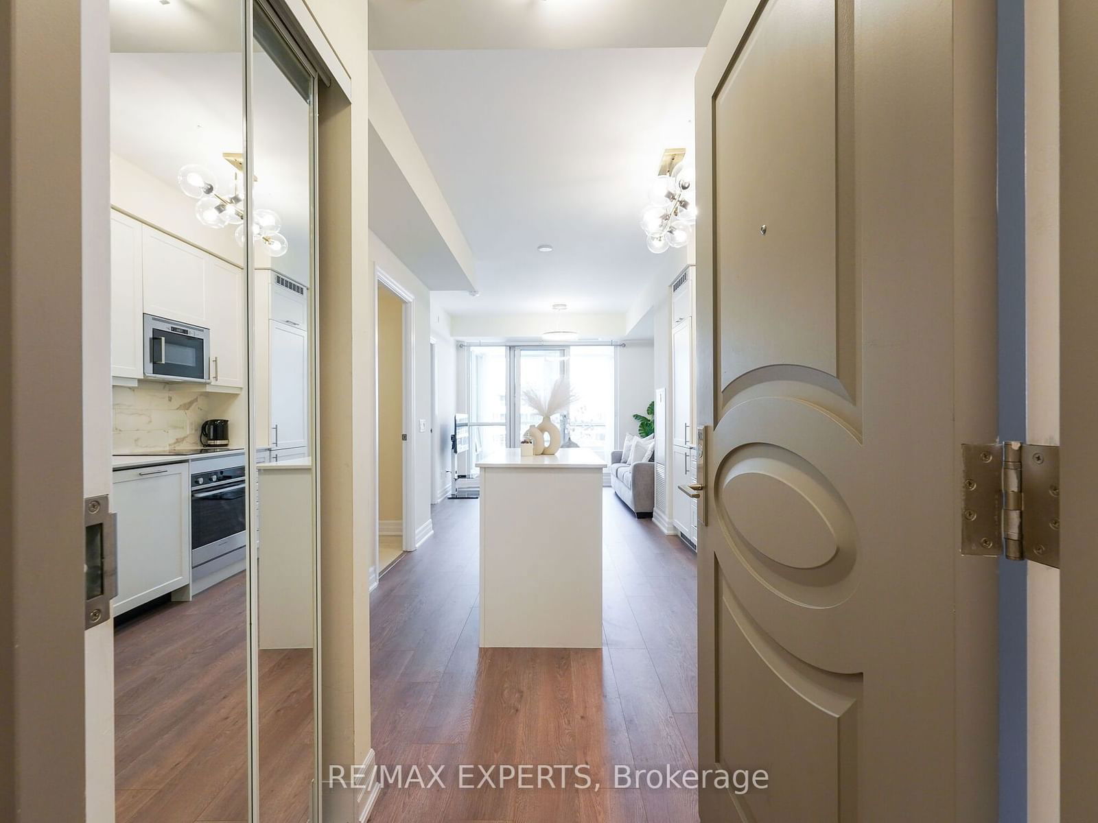 9085 Jane St N, unit 502 for sale