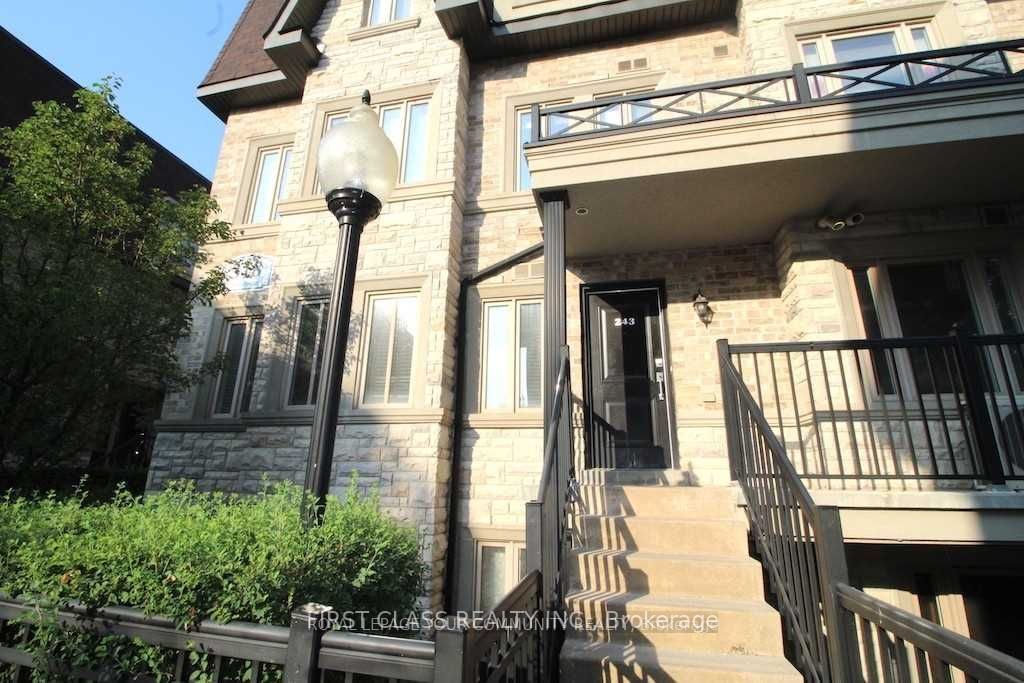 318 John St, unit 243 for rent