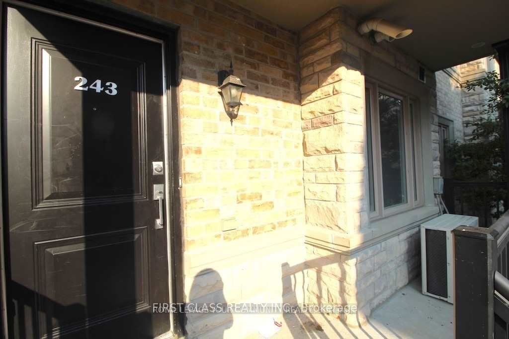 318 John St, unit 243 for rent