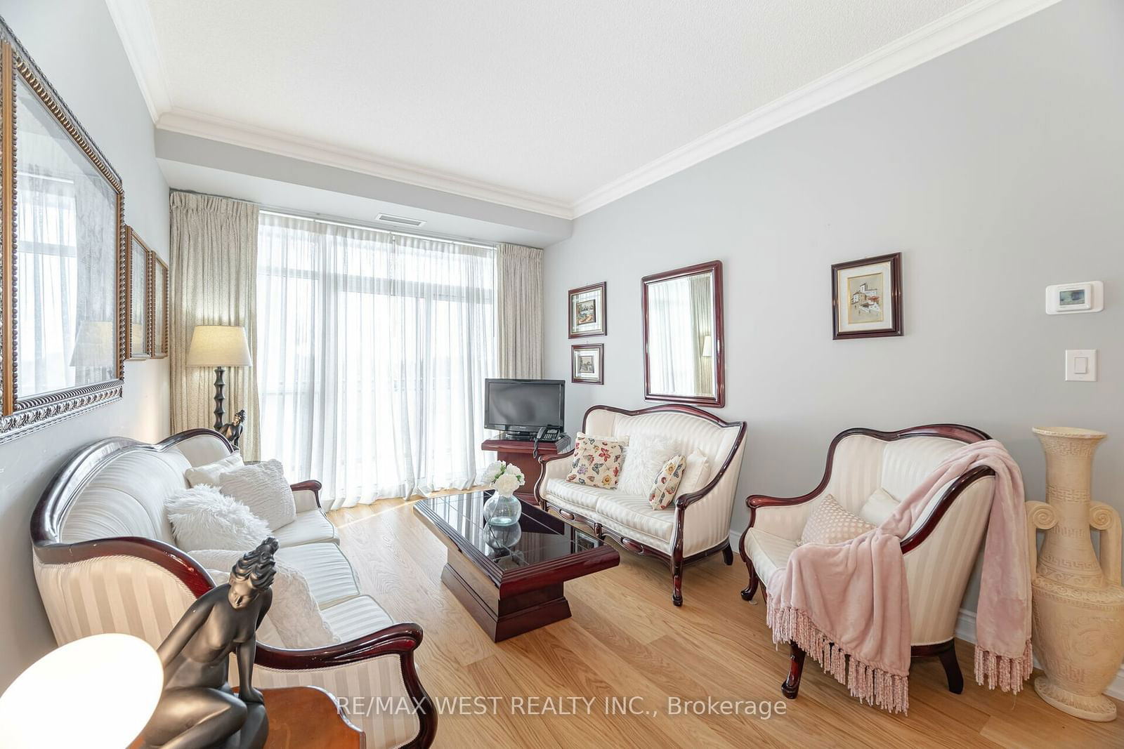 281 Woodbridge Ave, unit 509 for sale