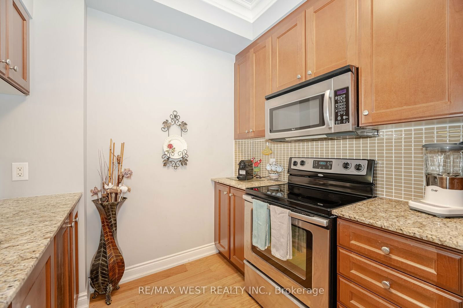 281 Woodbridge Ave, unit 509 for sale