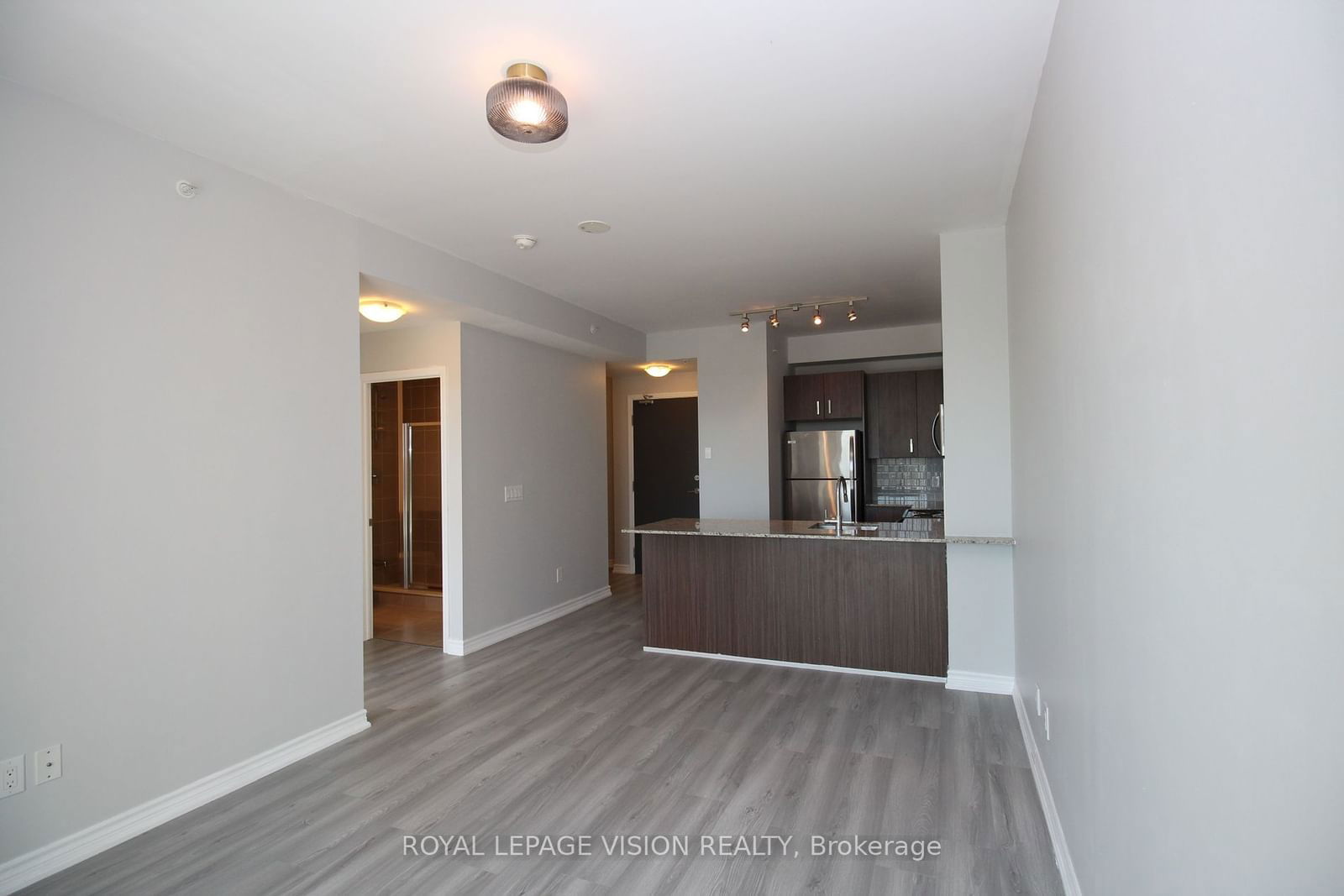 11611 Yonge St, unit 302 for rent