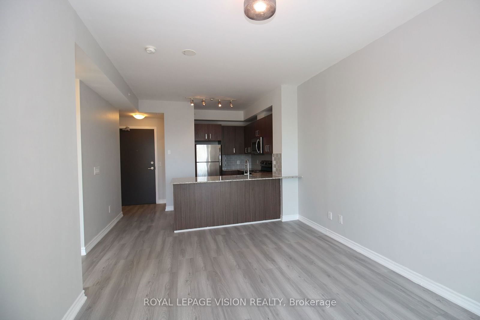 11611 Yonge St, unit 302 for rent