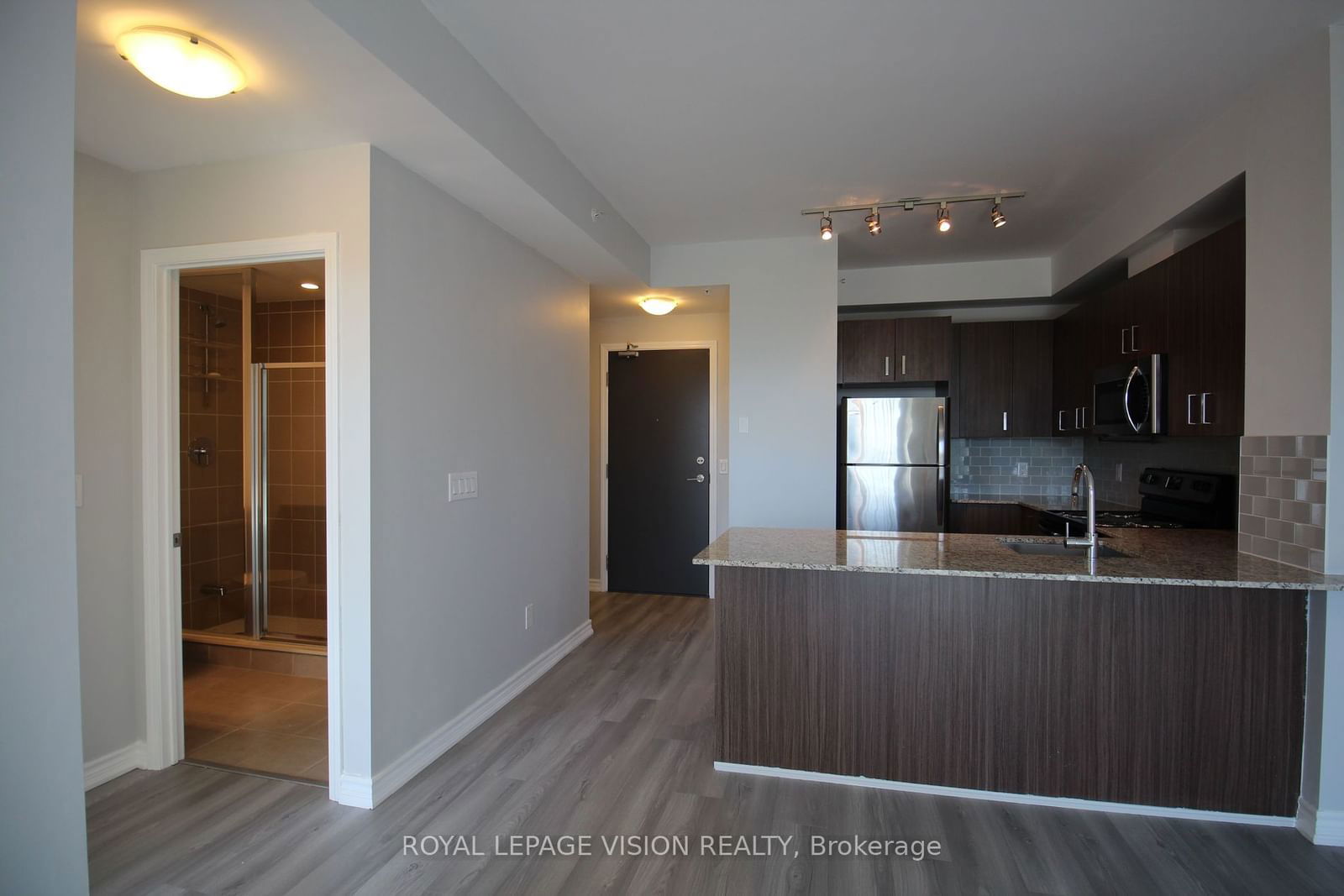 11611 Yonge St, unit 302 for rent