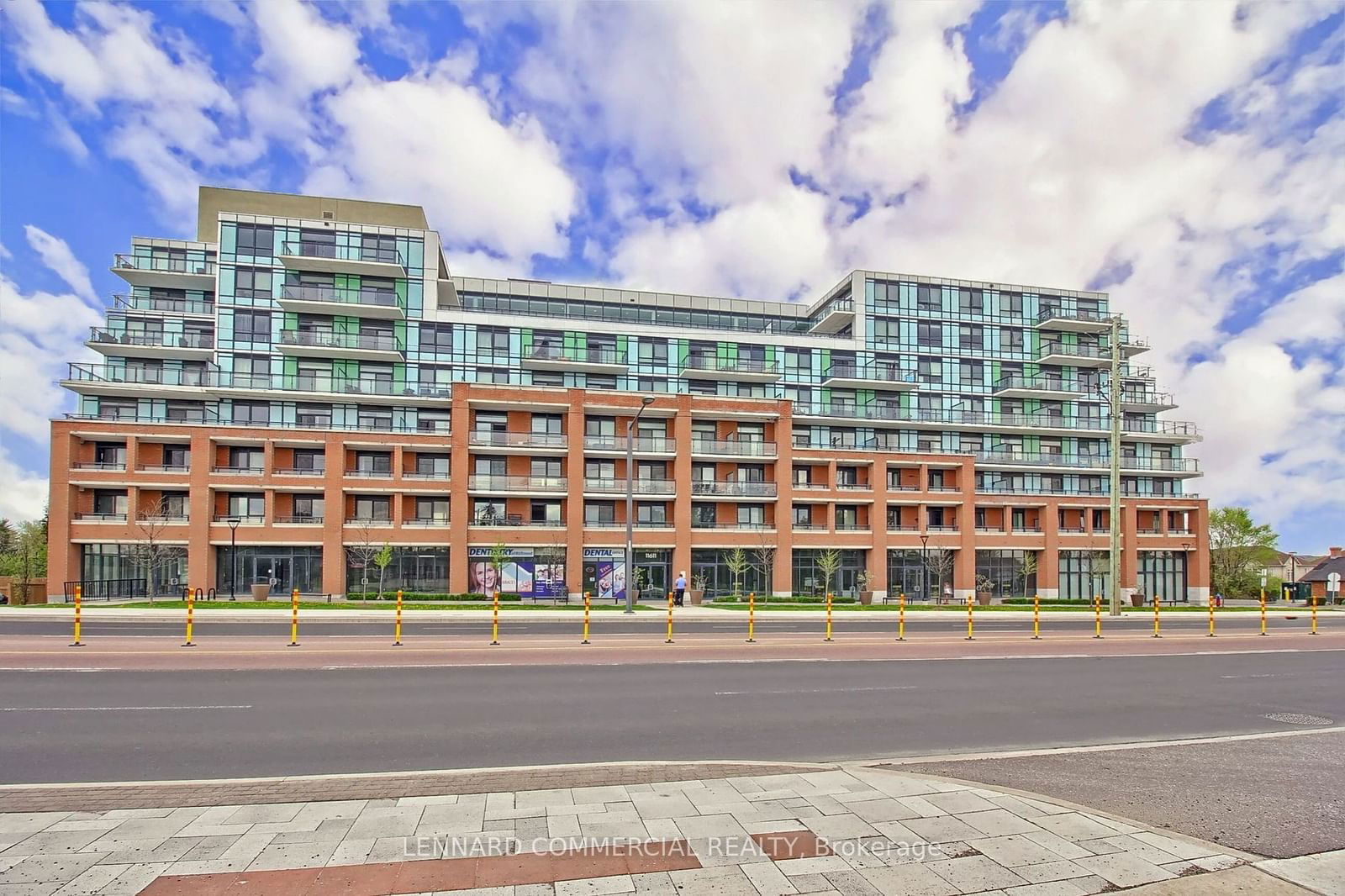 11611 Yonge St, unit 315 for sale