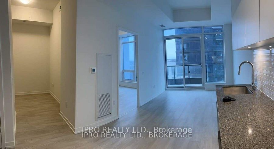 8868 Yonge St, unit 723E for rent