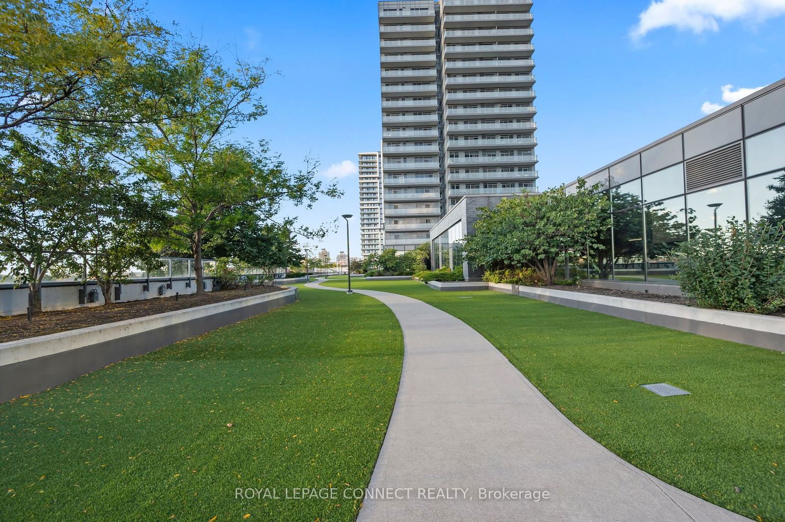 SkyCity Condos, Richmond Hill, Toronto