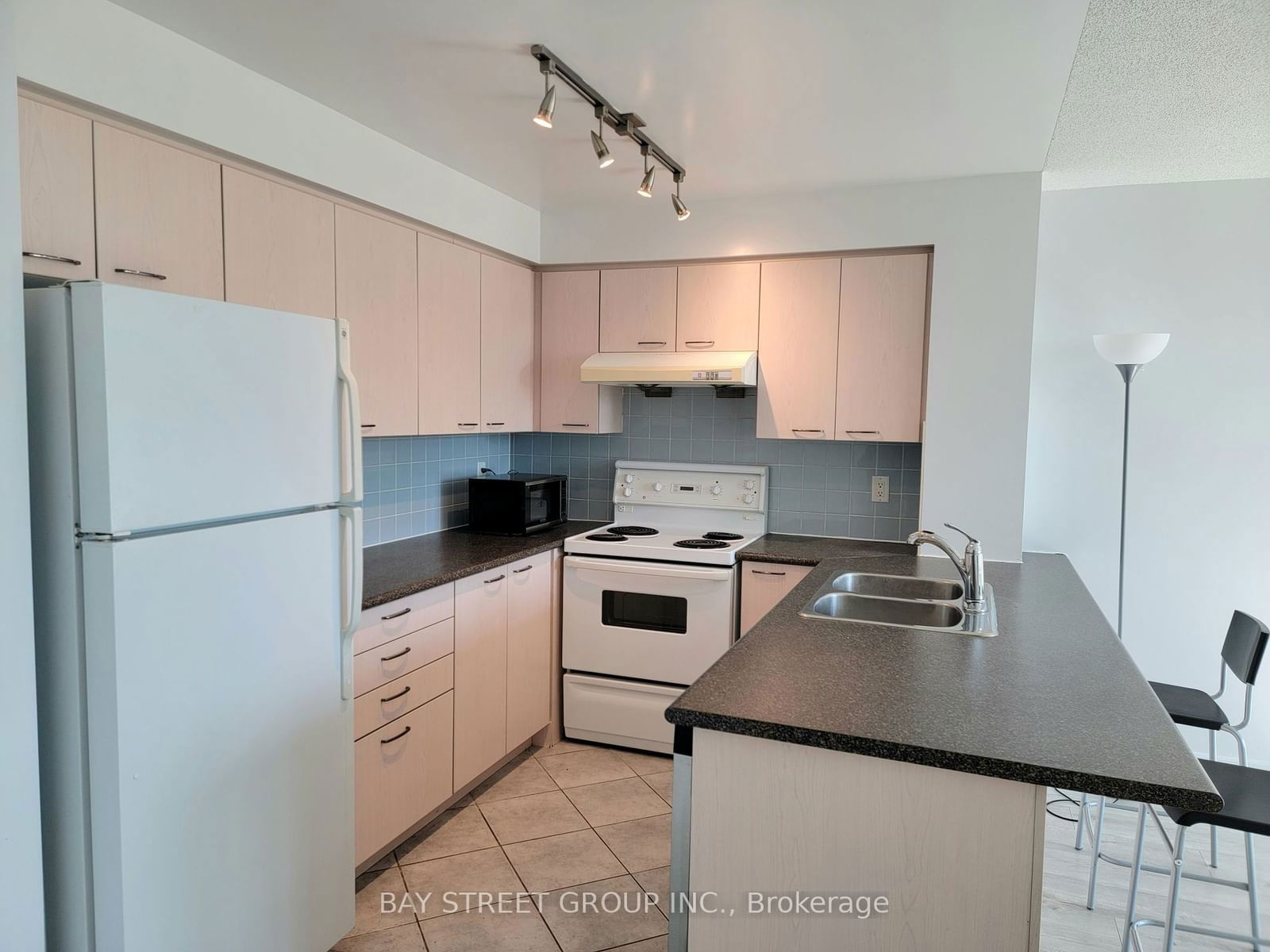 48 Suncrest Blvd, unit 601 for sale