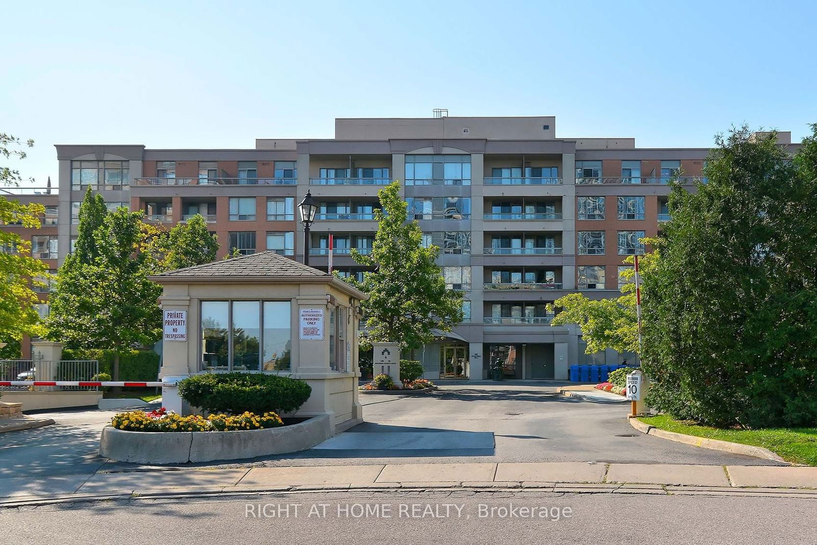 9 Northern Heights Dr, unit 412 for sale