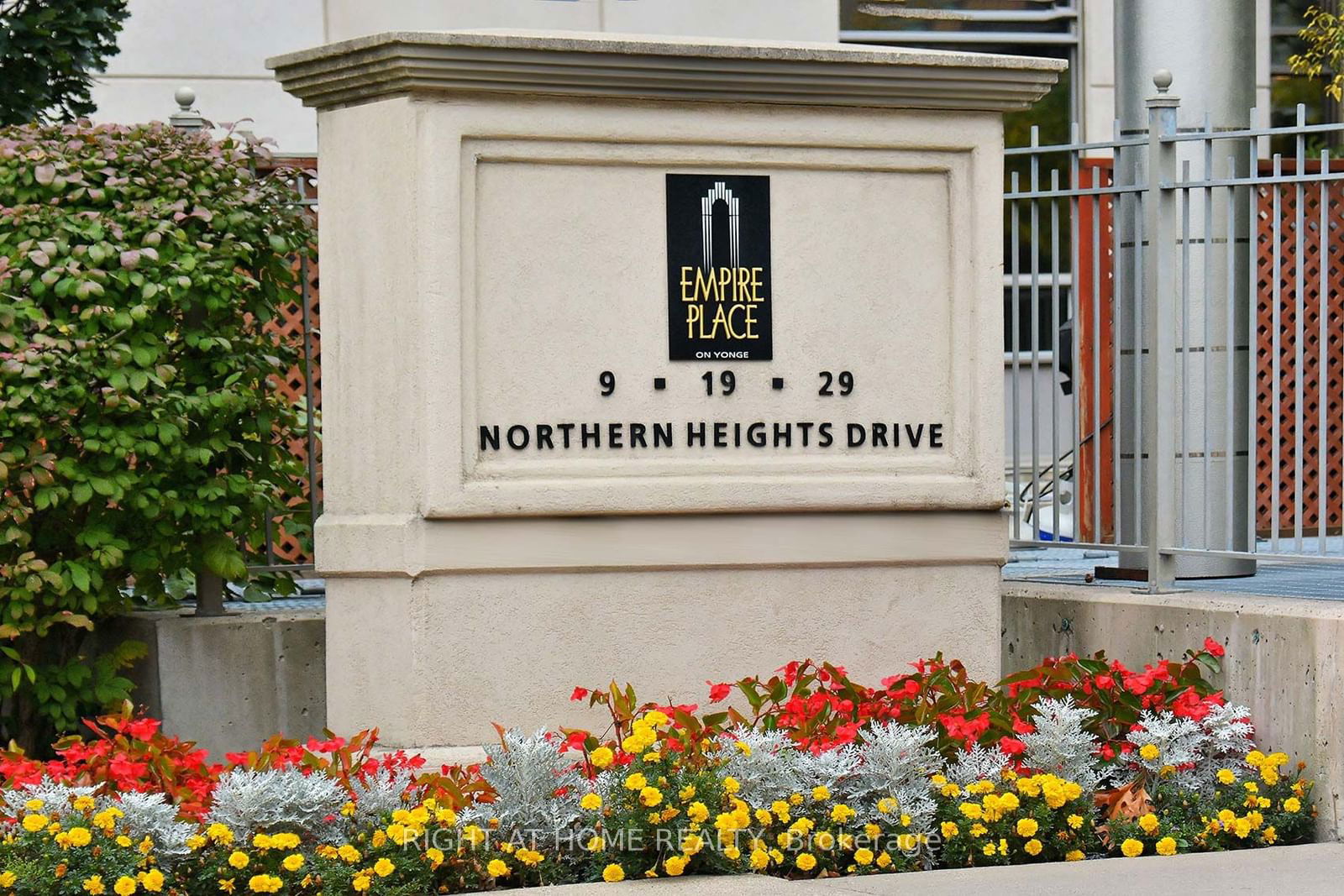 9 Northern Heights Dr, unit 412 for sale