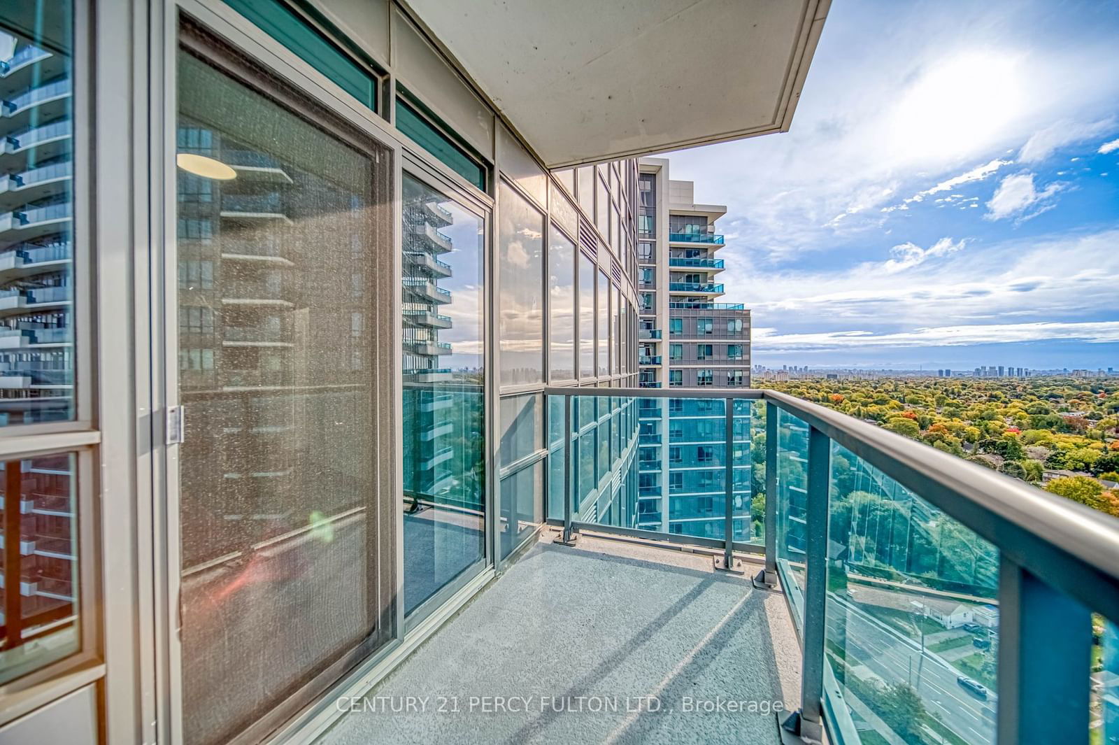 7171 Yonge St, unit 2115 for rent