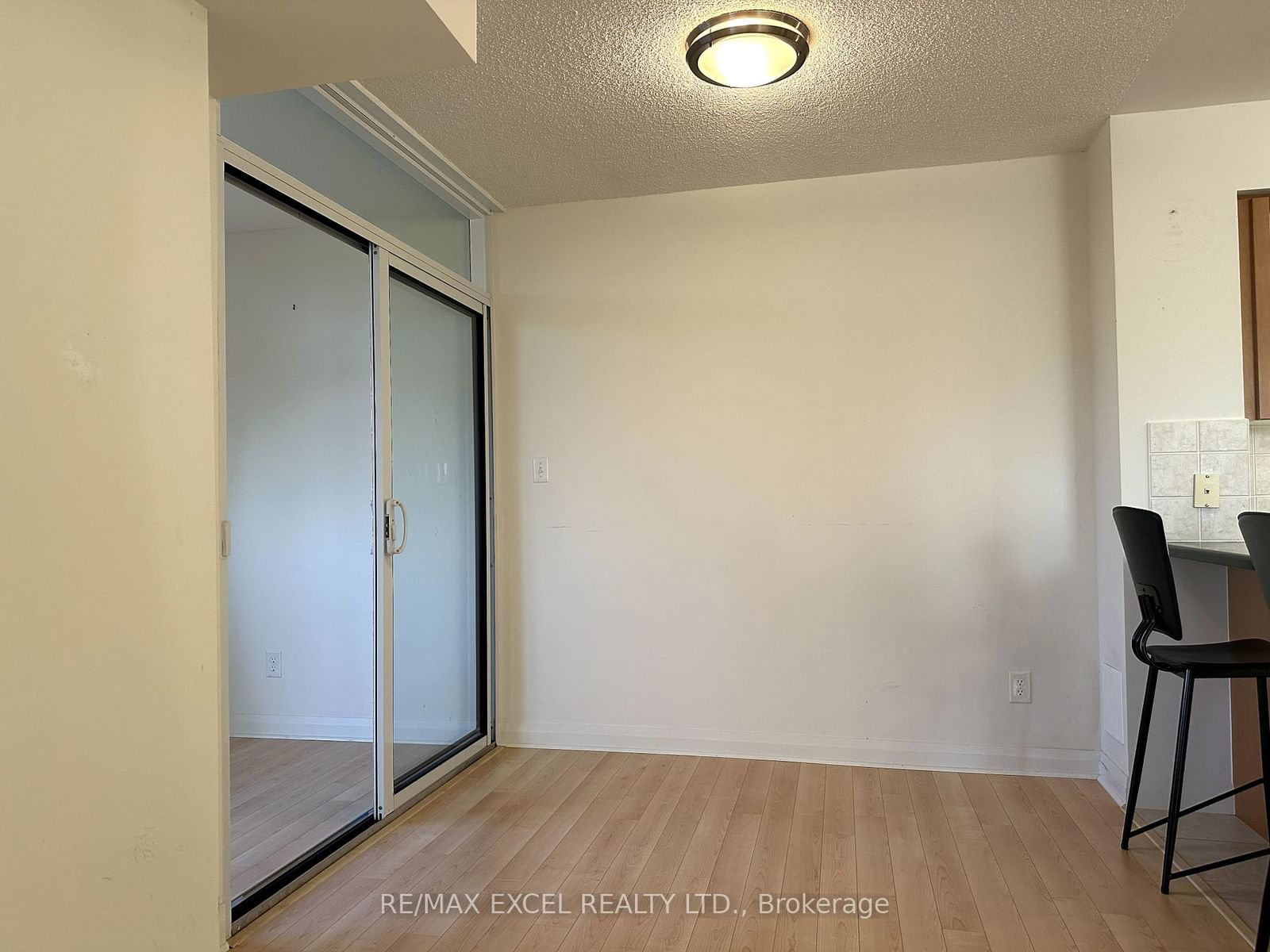 7363 Kennedy Rd, unit 220 for rent