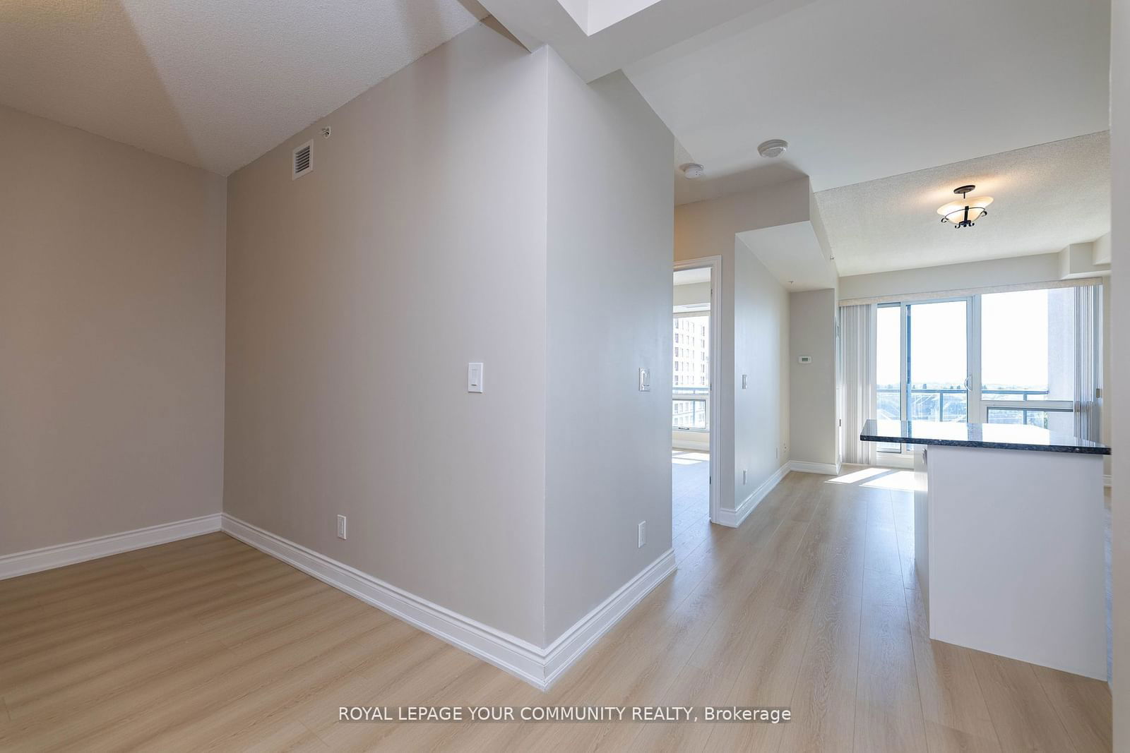 9090 Yonge St, unit 607 for rent