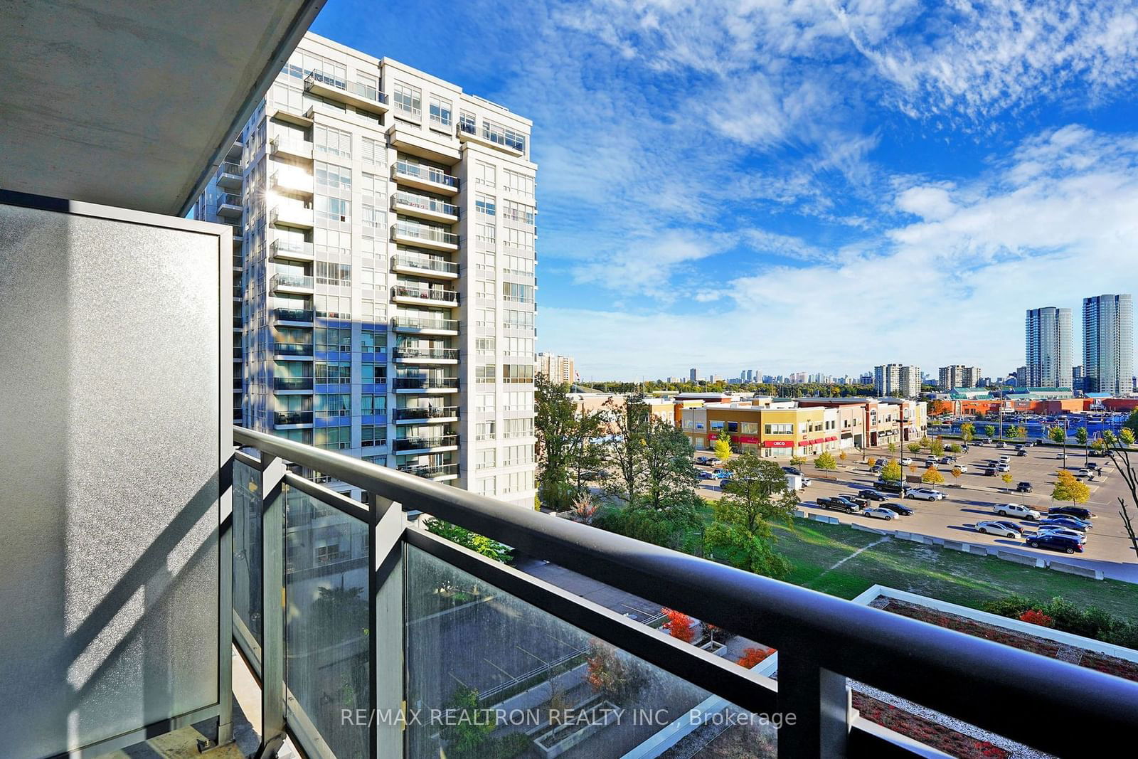 75 North Park Rd, unit 707 for rent