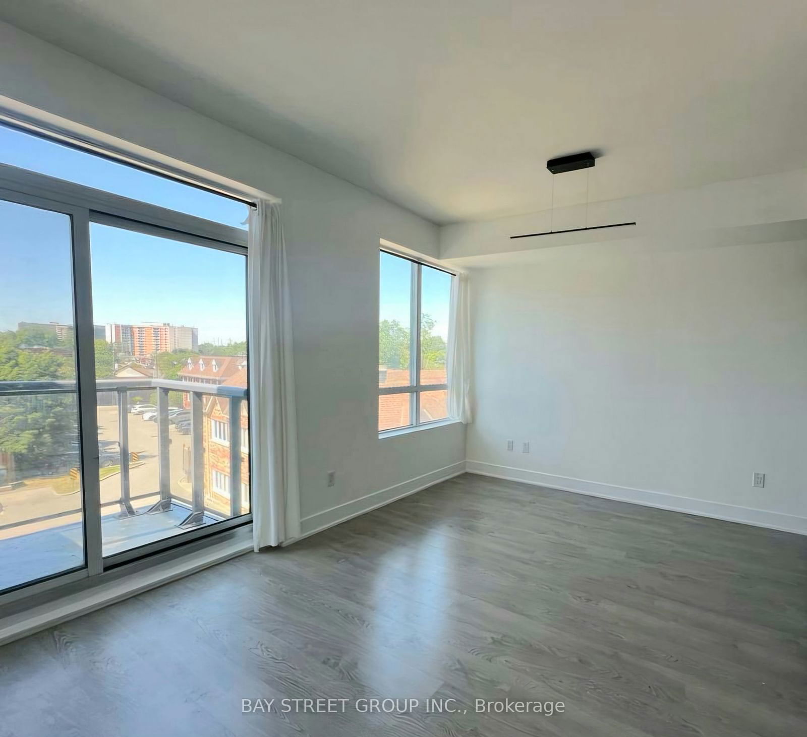 7608 Yonge St, unit 515 for rent