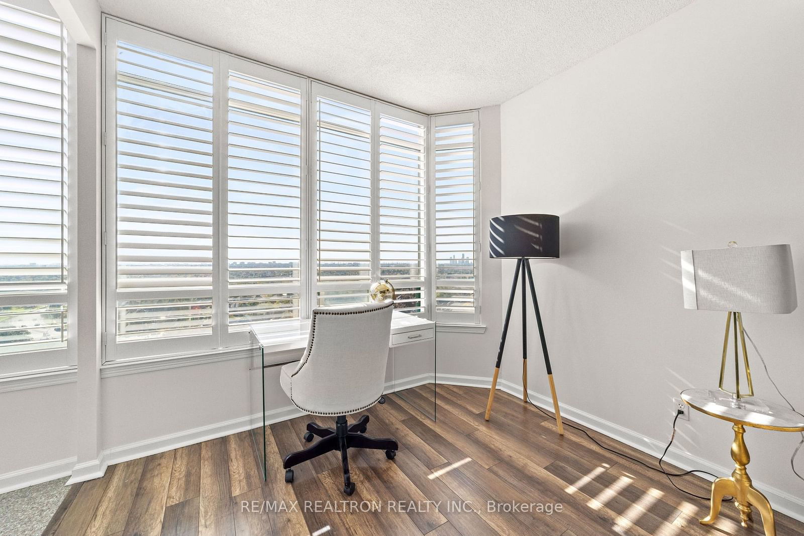 110 Promenade Circ, unit 1608 for sale