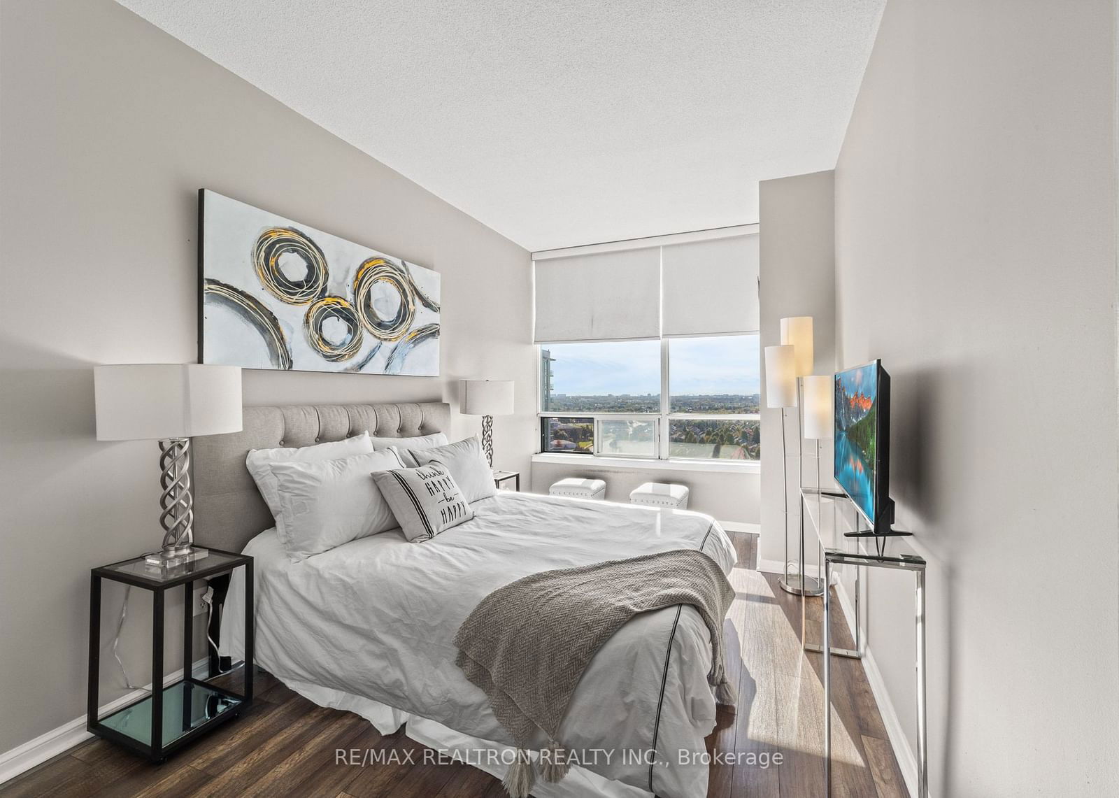 110 Promenade Circ, unit 1608 for sale