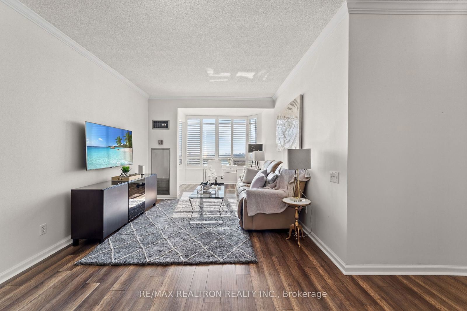 110 Promenade Circ, unit 1608 for sale