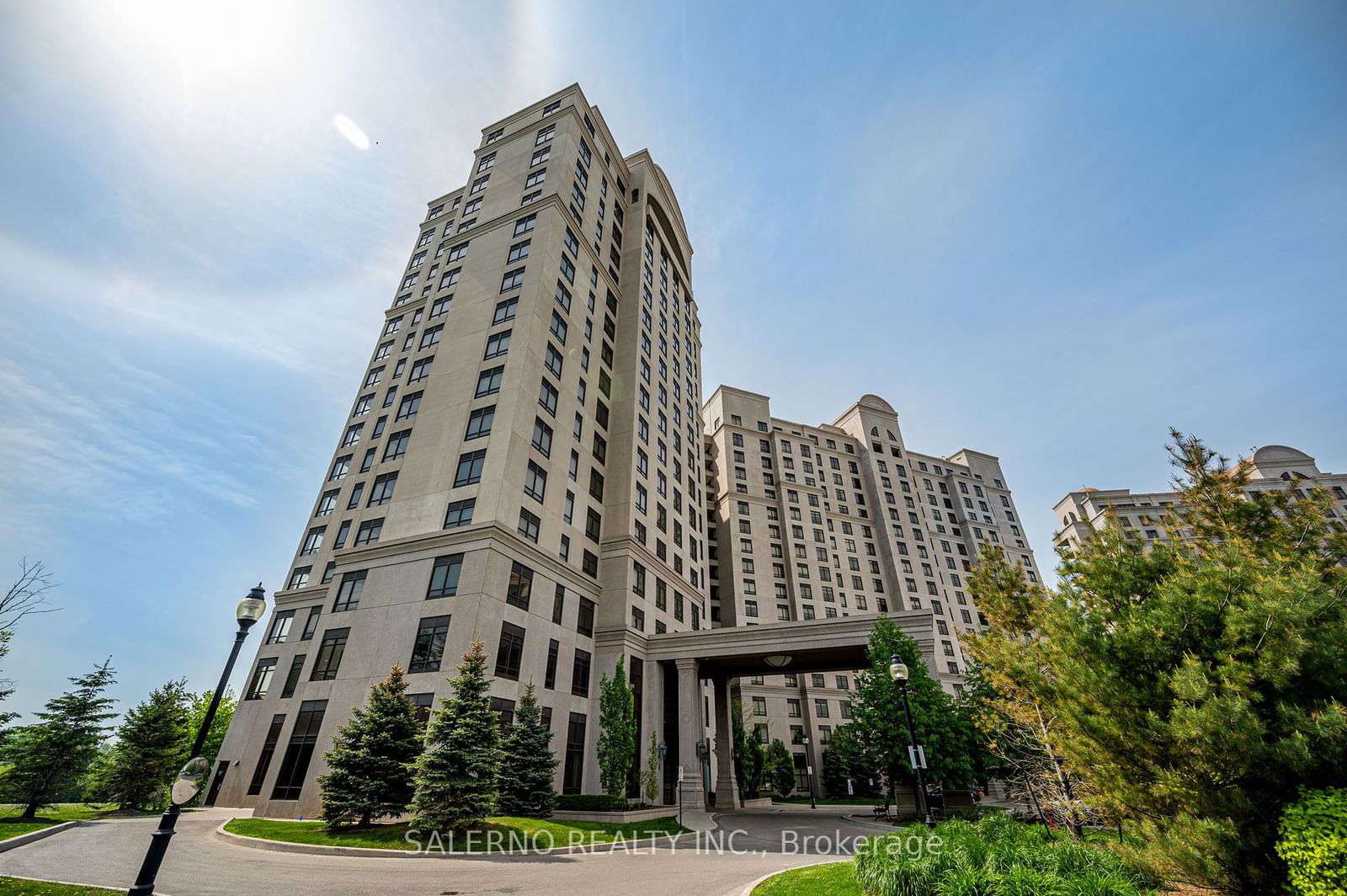 9255 Jane St, unit 915 for sale